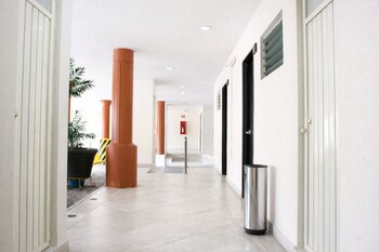 Hotel Acambaro Plaza,,2 star
