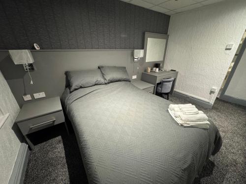 Waverley Beach Hotel,,2 star