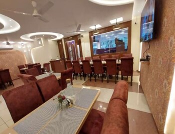 hotel kailash near deoria baraon rd