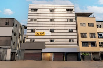 itsy hotels sri nidhi executive