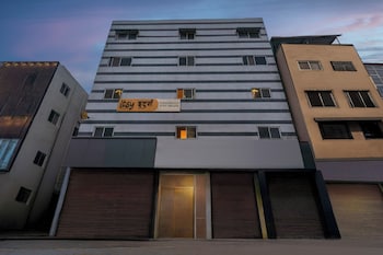 itsy hotels sri nidhi executive