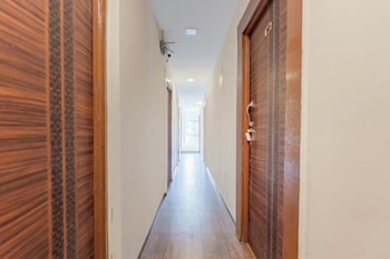 itsy hotels sri nidhi executive