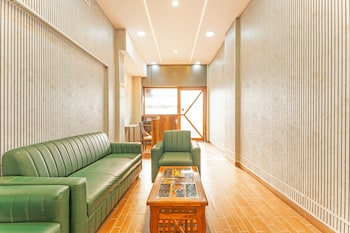 Itsy Hotels Sri Nidhi Executive,,3 star
