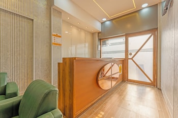 Itsy Hotels Sri Nidhi Executive,,3 star