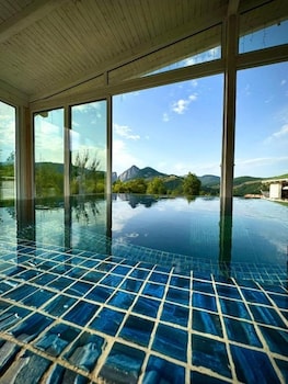 hotel zouk