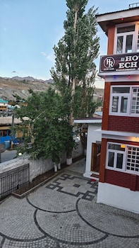hotel ech aar kargil