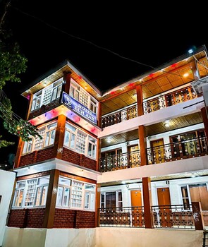 Hotel Ech Aar, Kargil,,2 star