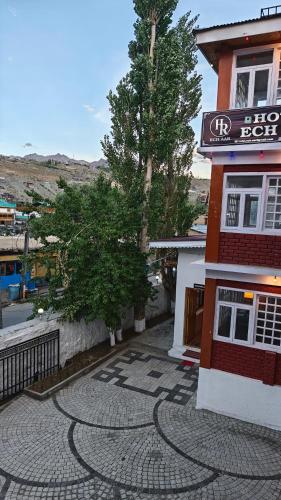 hotel ech aar kargil
