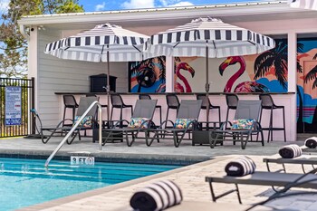 the pink flamingo boutique motel