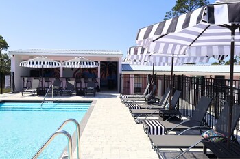 the pink flamingo boutique motel