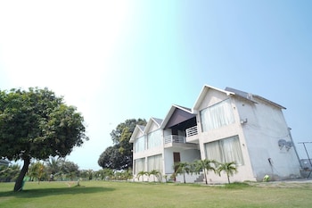 riviera resort and hotels