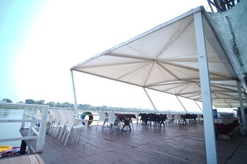 riviera resort and hotels