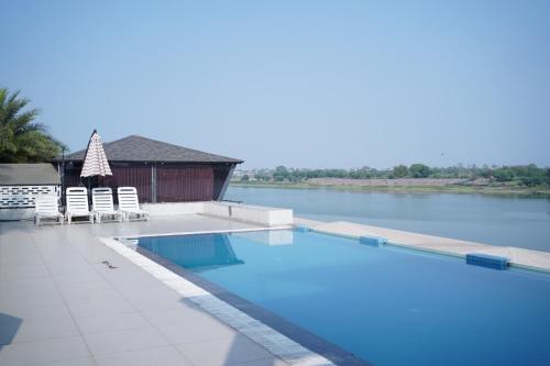 riviera resort and hotels