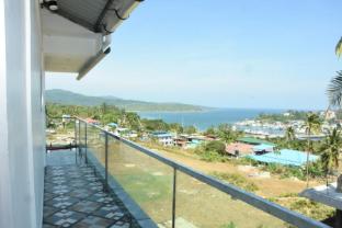 sea shore in