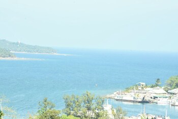 Sea Shore In,,2 star