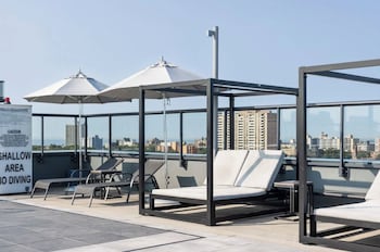 Nester Finn West Queen West,,4 star