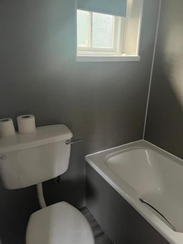 Moorville Hall Hotel,,2 star
