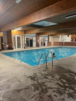 Moorville Hall Hotel,,2 star