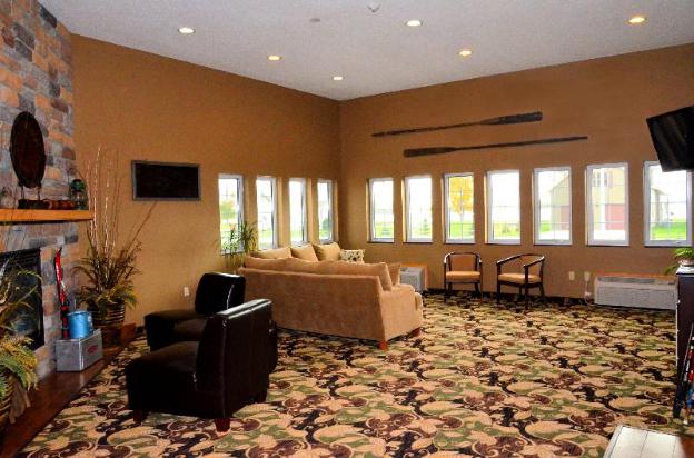 cobblestone inn and suites lake view