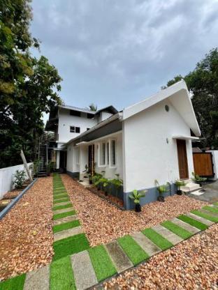 little chandhana guest house