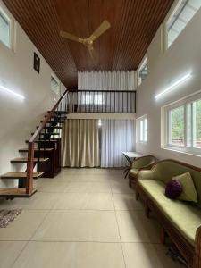 little chandhana guest house