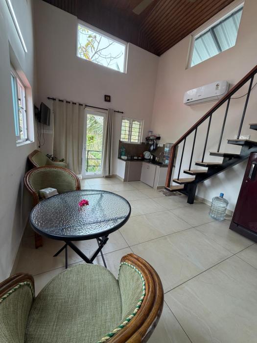 little chandhana guest house