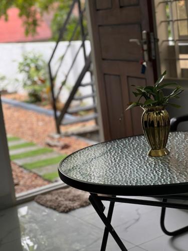 little chandhana guest house