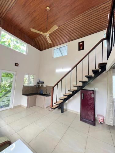 little chandhana guest house