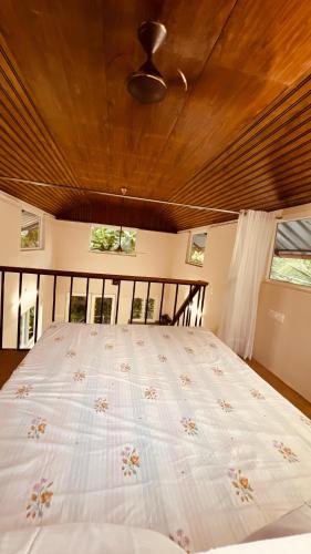 little chandhana guest house