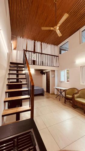 little chandhana guest house