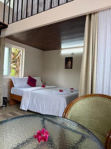 little chandhana guest house