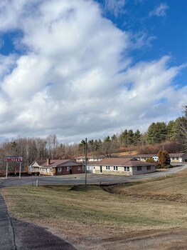 Blue Ridge Mountain Inn,,2 star