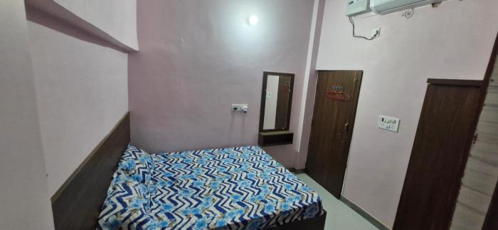 hanumant kripa paying guest house