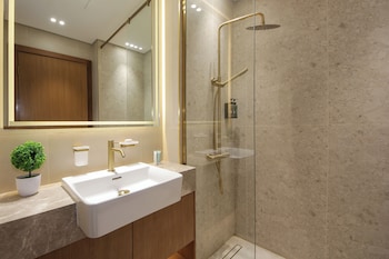 spacious 2bhk boulevard heights