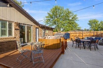 berthoud basecamp private hot tub and backyard oasis