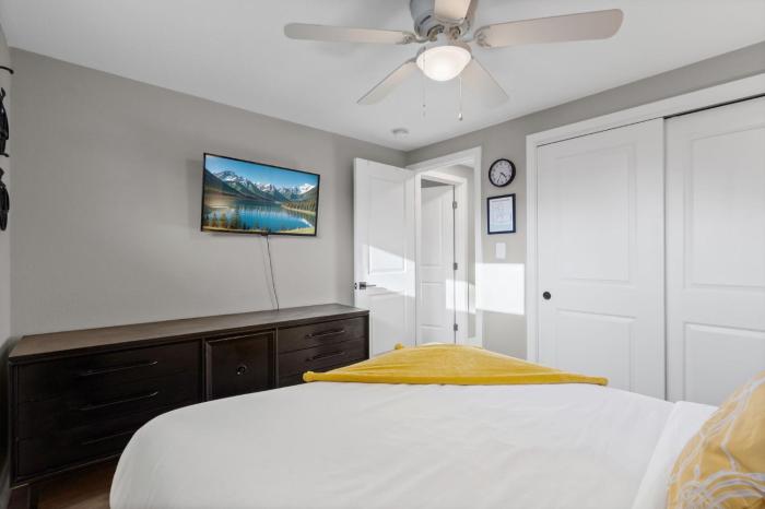 berthoud basecamp private hot tub and backyard oasis