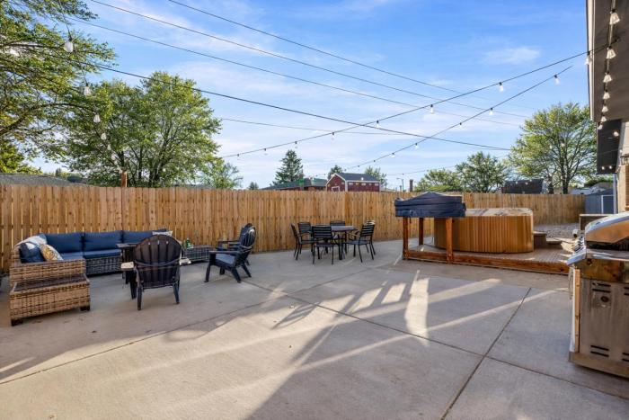 berthoud basecamp private hot tub and backyard oasis