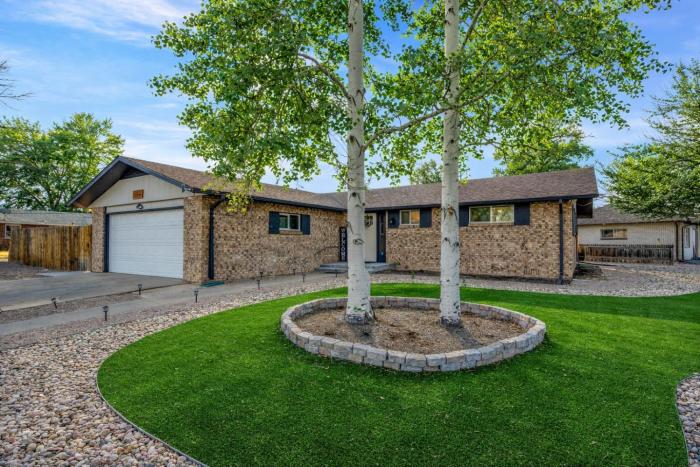 berthoud basecamp private hot tub and backyard oasis