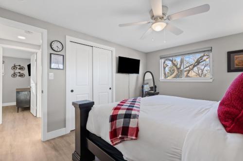 berthoud basecamp private hot tub and backyard oasis