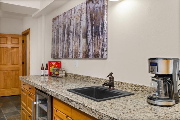 cabin style group retreat near rmnp lakes and golf