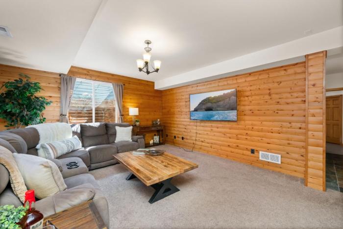 cabin style group retreat near rmnp lakes and golf