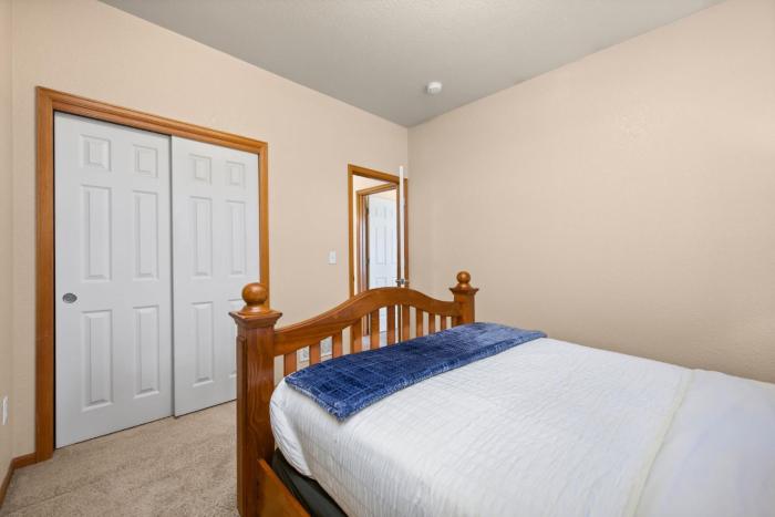 cabin style group retreat near rmnp lakes and golf