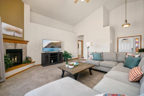 cabin style group retreat near rmnp lakes and golf