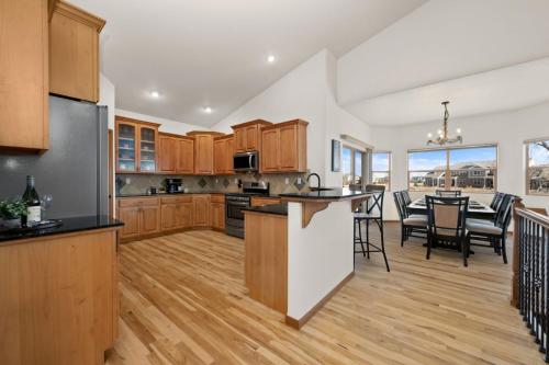 cabin style group retreat near rmnp lakes and golf