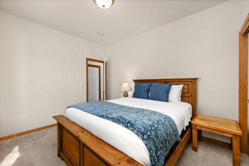 cabin style group retreat near rmnp lakes and golf