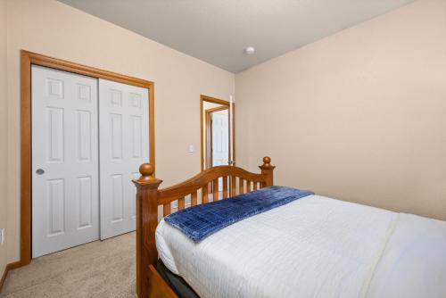 cabin style group retreat near rmnp lakes and golf