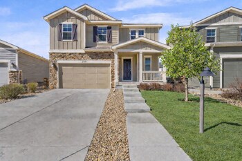pelican landing modern 3bd in lakes at centerra