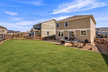 pelican landing modern 3bd in lakes at centerra