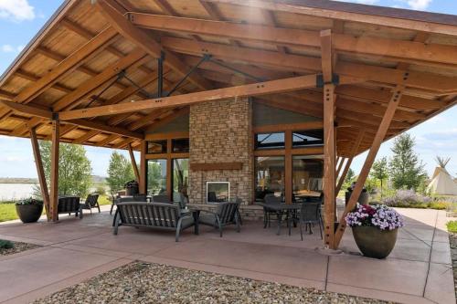 pelican landing modern 3bd in lakes at centerra