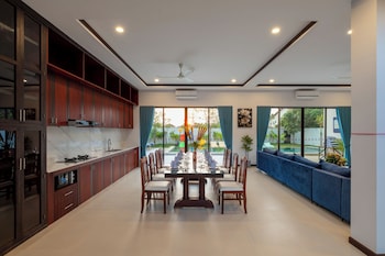 blanc smith private villa